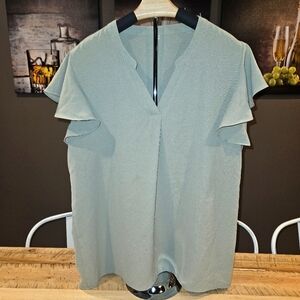 🦄 3 for $15 Lightweight blouse